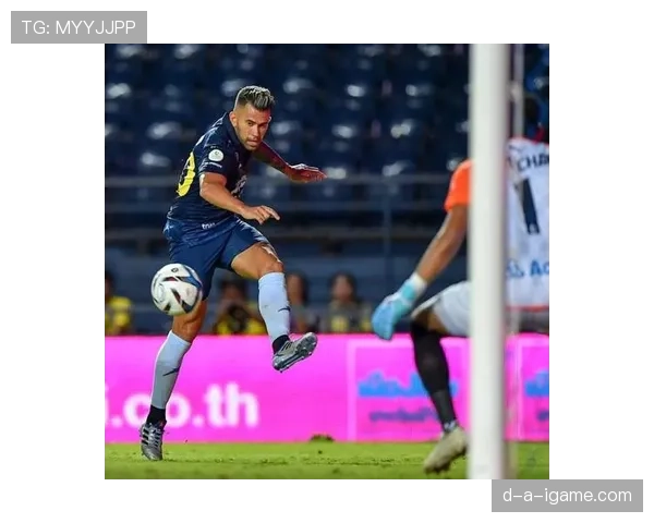 阿什拉夫伤愈复出状态回暖,强势回归助球队冲击冠军 阿什拉夫伤愈复出状态回暖,强势回归助球队冲击冠军