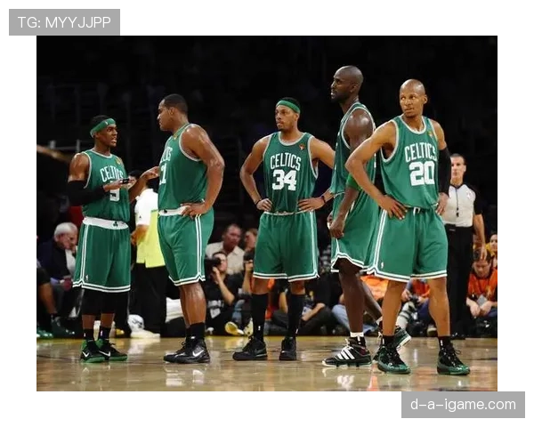 朗多组织效率提升，关键回合主导湖人进攻节奏